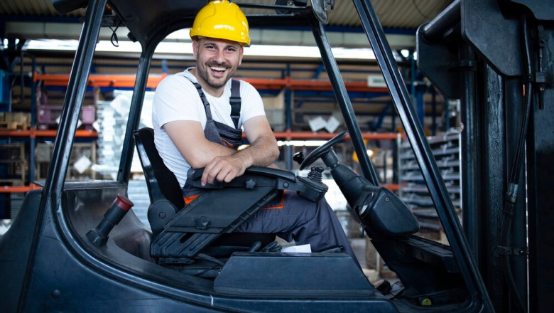 Customizing Forklift Training Programs for Specific Industries