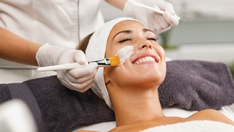 How to Treat Acne-Prone Skin Without Harsh Chemicals