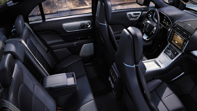 Travel with Distinction: Best Luxury Chauffeur Service in NJ – Famous Drive