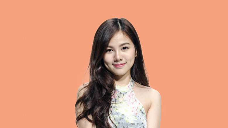 Can You Smile Without Smiling? Dimple Creation and Facial Expression