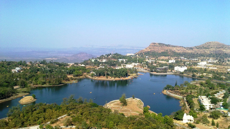 Explore the Hills with an Affordable Saputara Tour Package