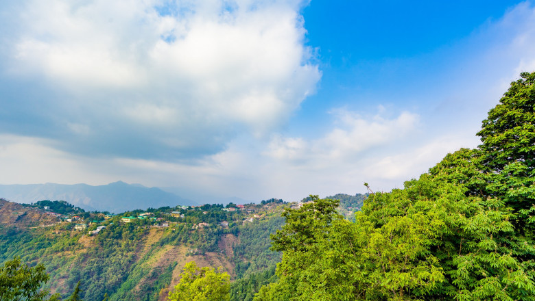 Thrill of Paragliding in Mussoorie over Majestic Hills