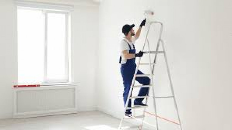 How Much Does a Handyman Charge to Paint a Room in Older Homes vs. New Builds?