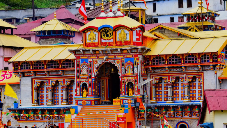 GMVN vs Private Hotels in Badrinath – Which is Better?