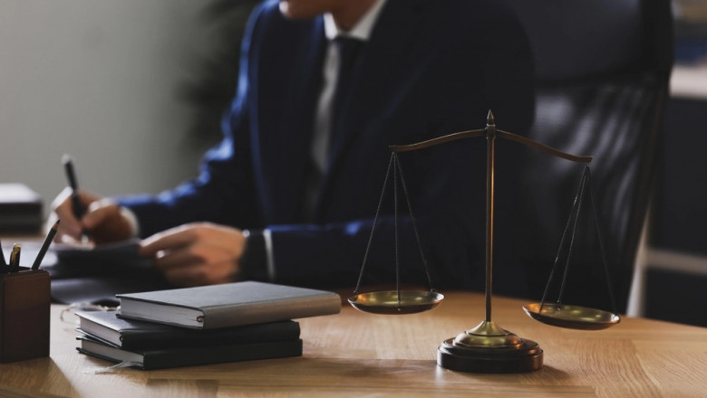 Navigating the DMV: How a DUI Lawyer Can Help with License Reinstatement