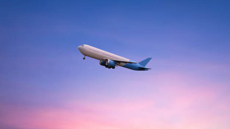 Cheapest Ways for Students to Fly Emirates: Smart Savings Strategies