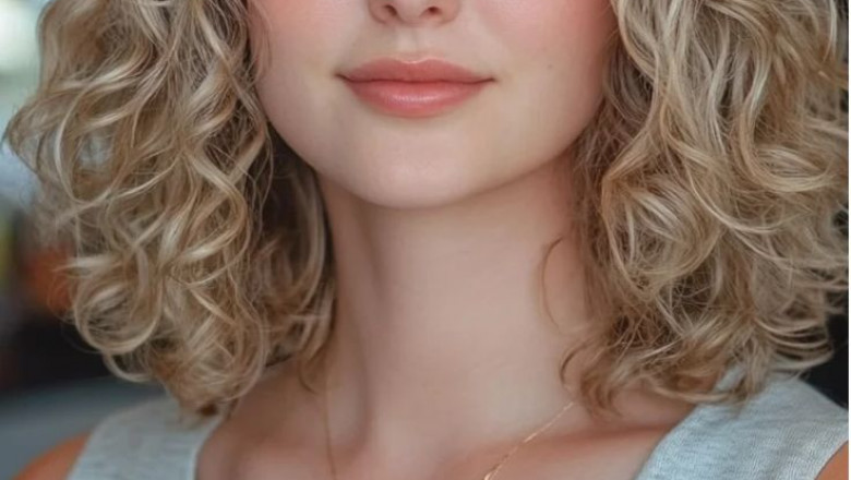 Bob Wig with Curls: Classic Elegance Meets Modern Volume