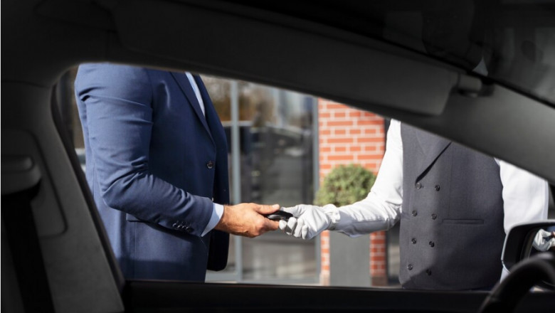 Elite Executive Chauffeurs for Your Travel Needs