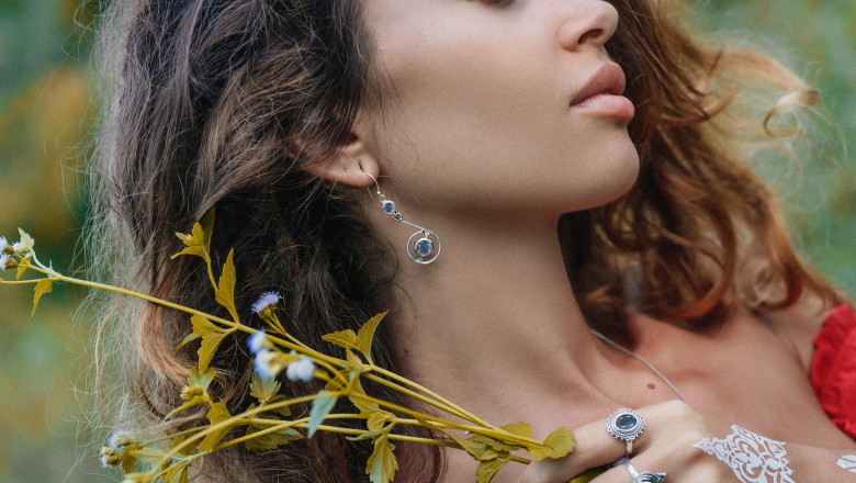 Timeless Beauty and Spiritual Power: The Allure of Lapis Jewelry
