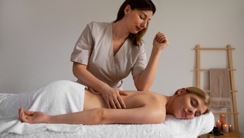 Thai Massage vs Deep Tissue: A Guide to Choosing the Best Therapy for You