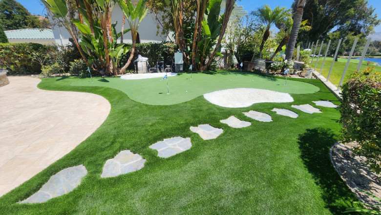 How to Design a Custom Residential Putting Green That Fits Your Yard