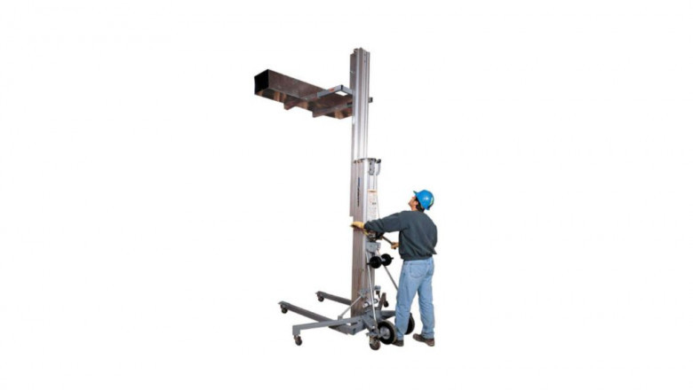 7 Reasons Material Lift Rentals in Morrison Are Essential for Small Contractors!