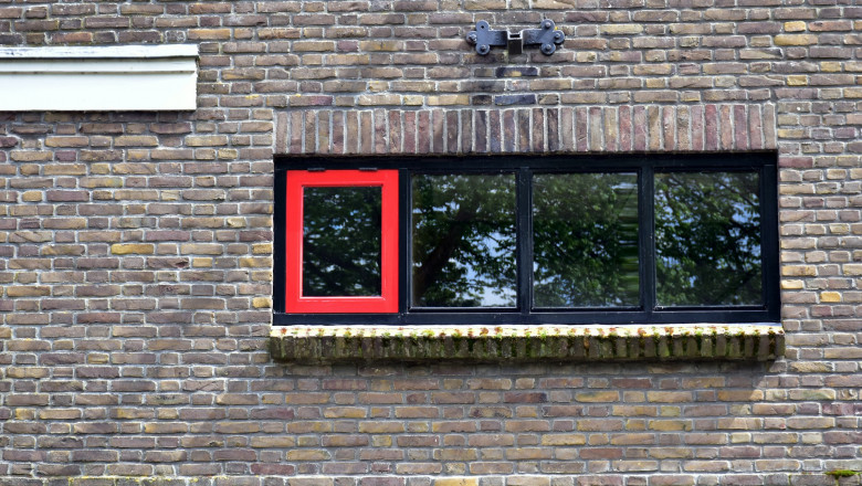 Awning Window Philippines: Reinforced Frames and Hardware