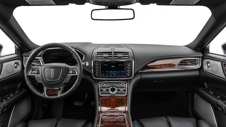 Hourly Car Service NYC – Your Flexible and Luxurious Travel Solution with Famous Drive