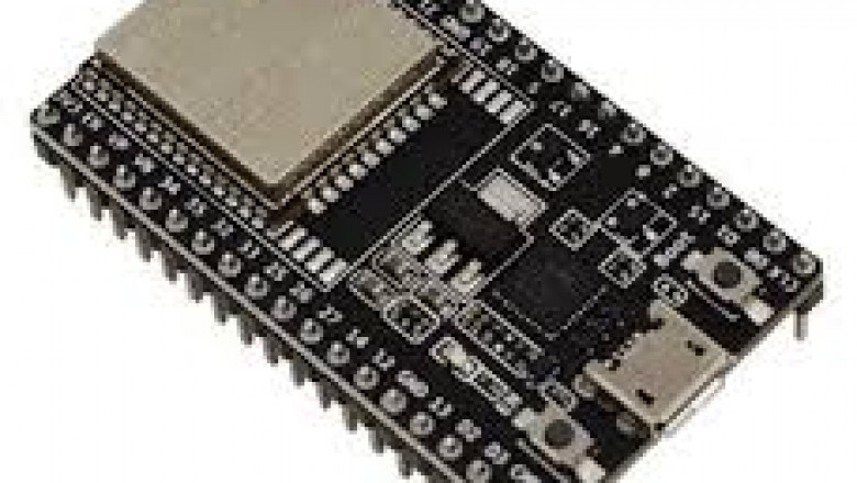 Explore the Power and Versatility of the ESP32 Saola for IoT Projects with Campus Component