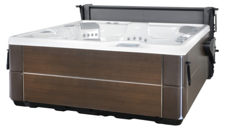 Energy Saving Tips for Running a Spa With Hard Cover